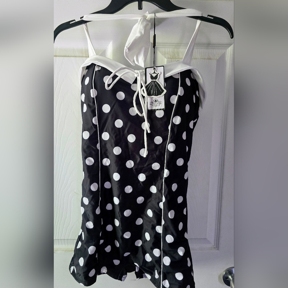 Retro black and white halter swimwear